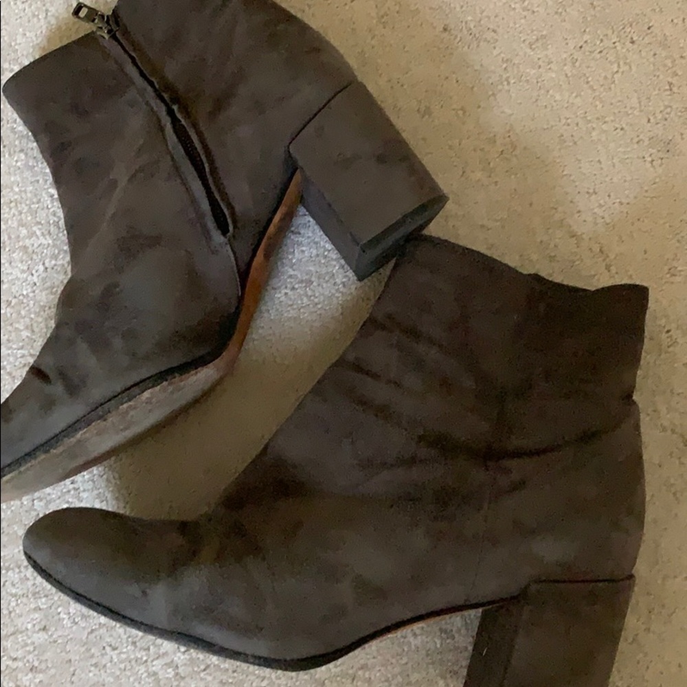 VINCE. Booties - Picture 5 of 6